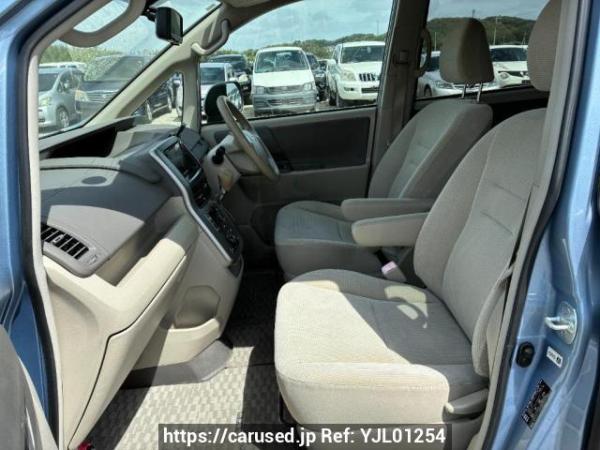 Used 2007 AT toyota noah ZRR70G Image[10]