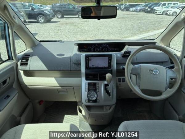 Used 2007 AT toyota noah ZRR70G Image[14]