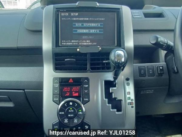 Used 2009 AT toyota voxy ZRR70W Image[20]
