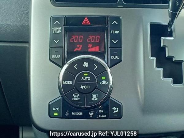 Used 2009 AT toyota voxy ZRR70W Image[23]