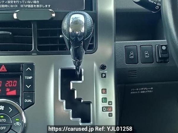 Used 2009 AT toyota voxy ZRR70W Image[24]