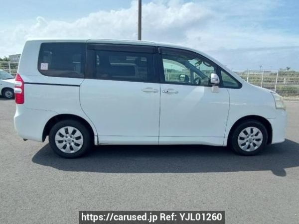 Used 2013 AT toyota noah ZRR70G Image[7]
