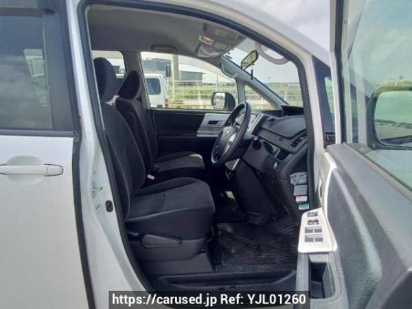 Used 2013 AT toyota noah ZRR70G Image[13]