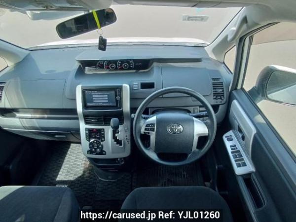 Used 2013 AT toyota noah ZRR70G Image[21]
