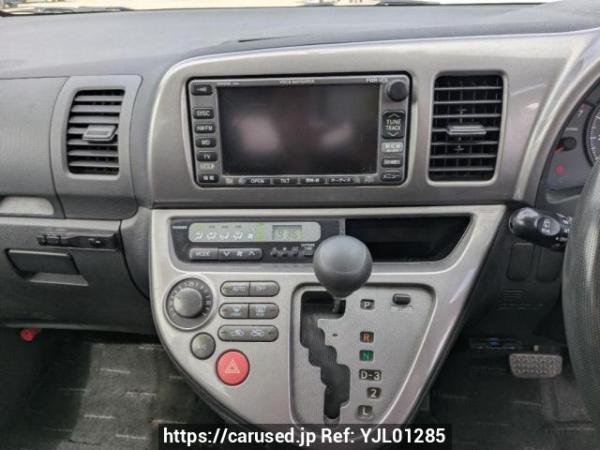 Used 2003 AT toyota wish ZNE10G Image[15]