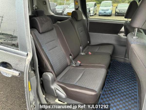 Used 2010 AT toyota voxy ZRR70W Image[11]