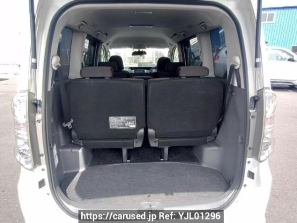 Used 2009 AT toyota voxy ZRR70W Image[8]