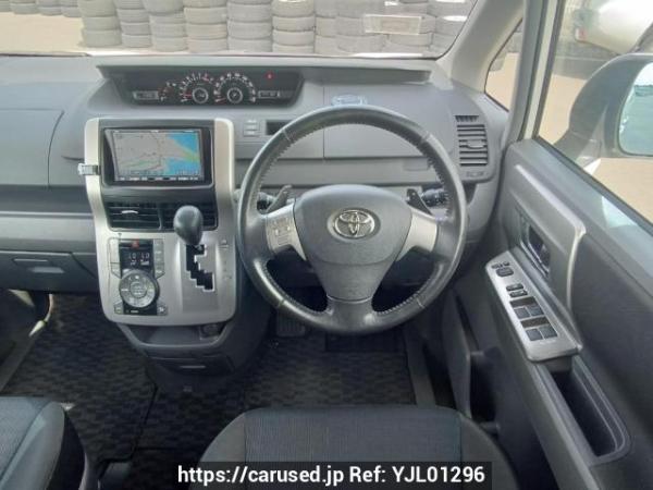 Used 2009 AT toyota voxy ZRR70W Image[21]