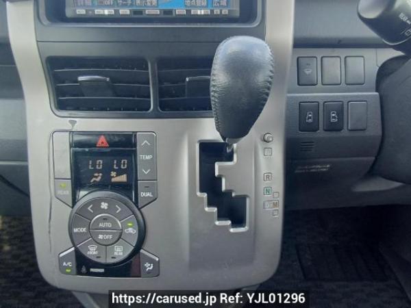 Used 2009 AT toyota voxy ZRR70W Image[24]