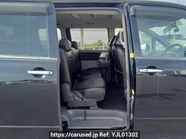 Used 2009 AT toyota voxy ZRR70W Image[14]