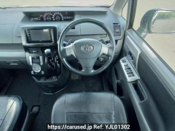 Used 2009 AT toyota voxy ZRR70W Image[20]