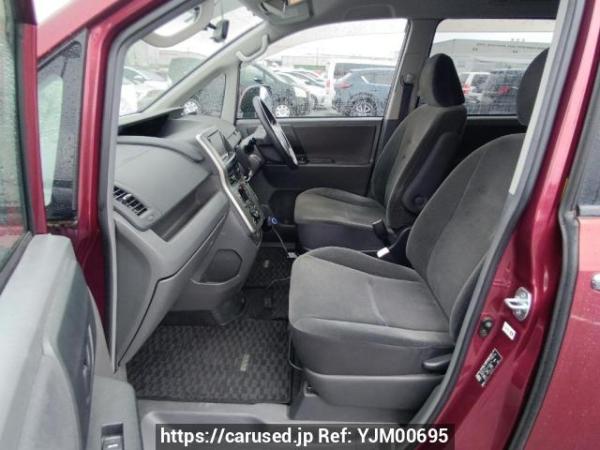 Used 2007 AT toyota voxy ZRR70G Image[13]