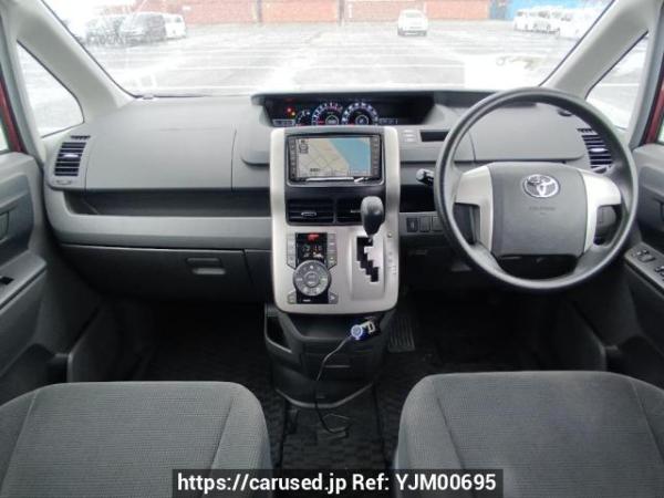 Used 2007 AT toyota voxy ZRR70G Image[18]