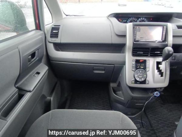 Used 2007 AT toyota voxy ZRR70G Image[19]