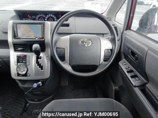 Used 2007 AT toyota voxy ZRR70G Image[20]