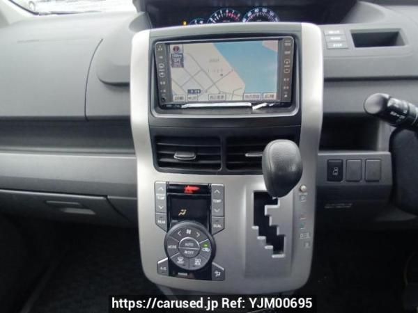 Used 2007 AT toyota voxy ZRR70G Image[23]