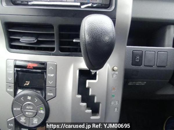Used 2007 AT toyota voxy ZRR70G Image[28]