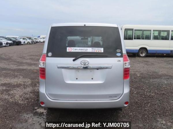Used 2010 AT toyota noah ZRR70G Image[5]
