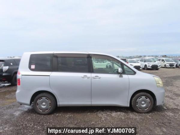 Used 2010 AT toyota noah ZRR70G Image[7]