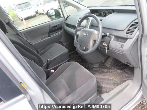 Used 2010 AT toyota noah ZRR70G Image[11]