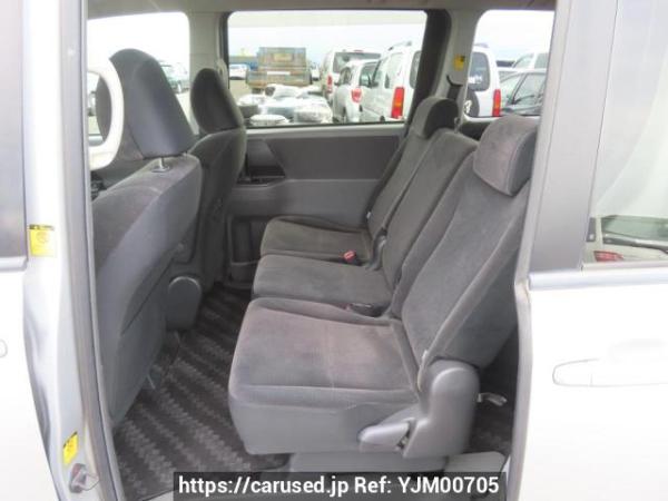 Used 2010 AT toyota noah ZRR70G Image[14]