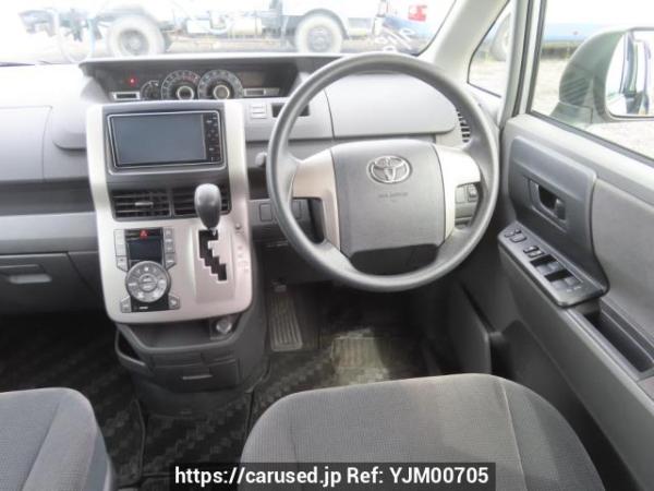 Used 2010 AT toyota noah ZRR70G Image[20]