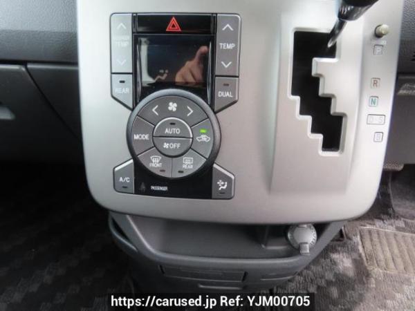 Used 2010 AT toyota noah ZRR70G Image[22]