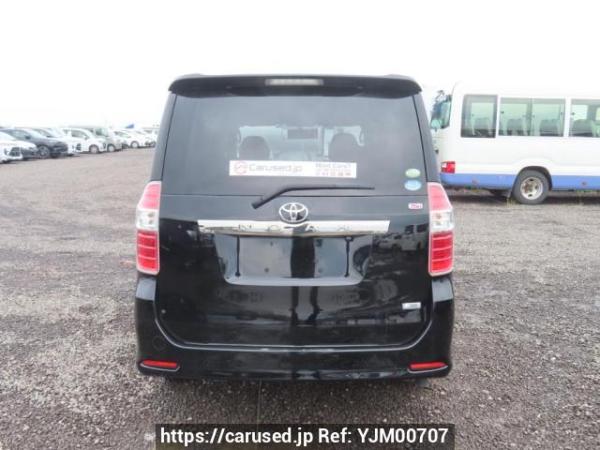 Used 2007 AT toyota noah ZRR70W Image[5]