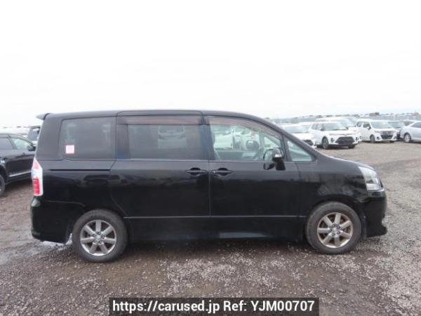 Used 2007 AT toyota noah ZRR70W Image[7]