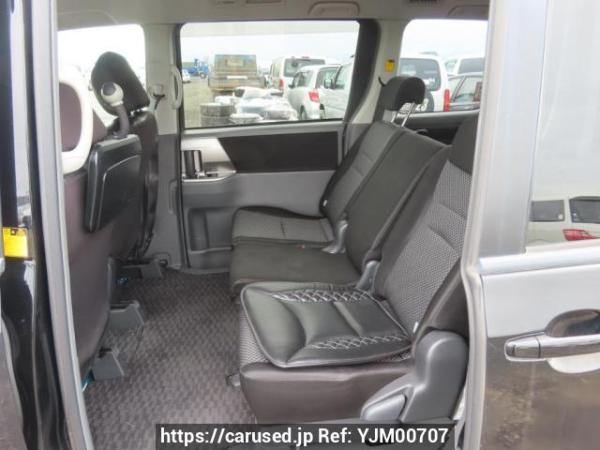 Used 2007 AT toyota noah ZRR70W Image[13]