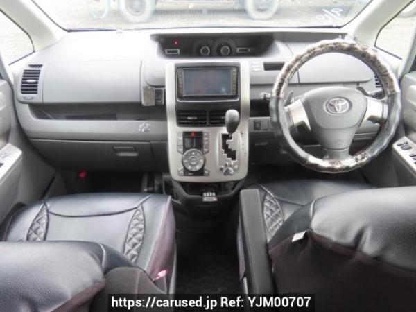 Used 2007 AT toyota noah ZRR70W Image[16]