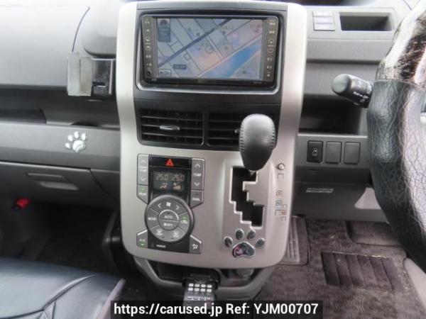 Used 2007 AT toyota noah ZRR70W Image[18]