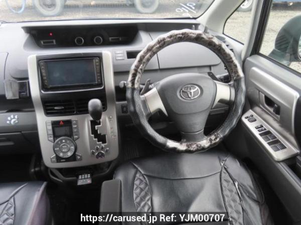 Used 2007 AT toyota noah ZRR70W Image[19]