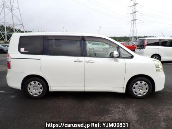 Used 2010 AT toyota noah ZRR70G Image[7]