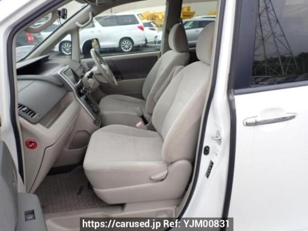 Used 2010 AT toyota noah ZRR70G Image[13]
