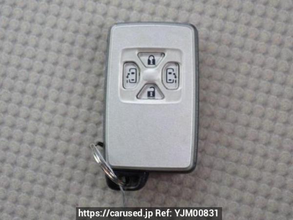 Used 2010 AT toyota noah ZRR70G Image[29]