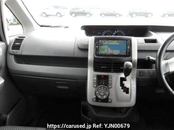 Used 2008 AT toyota noah ZRR70W Image[19]