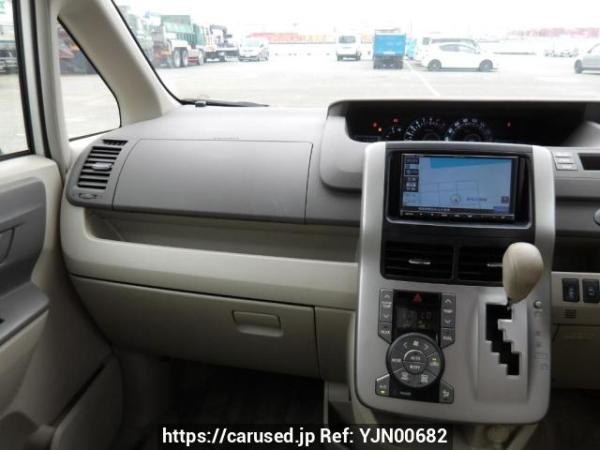 Used 2009 AT toyota noah ZRR70G Image[19]