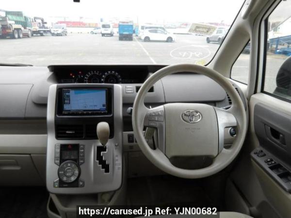 Used 2009 AT toyota noah ZRR70G Image[21]