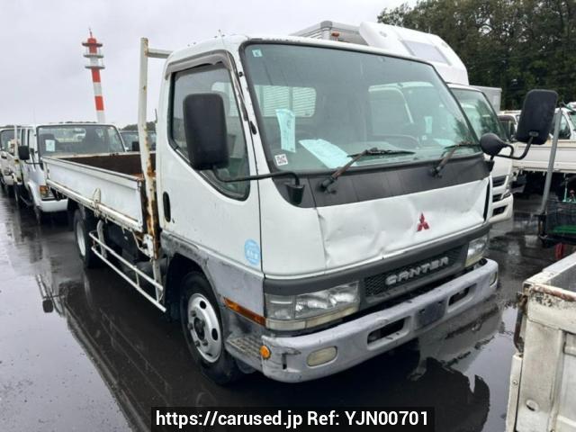 Mitsubishi Canter 2001 from Japan
