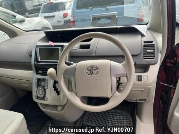 Used 2007 AT toyota noah ZRR75G Image[10]