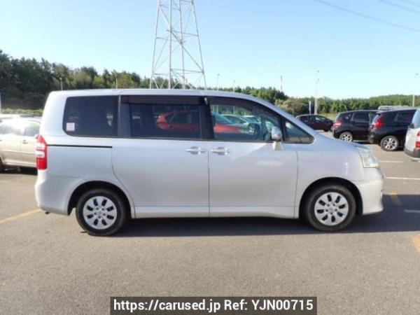 Used 2010 AT toyota noah ZRR70G Image[7]