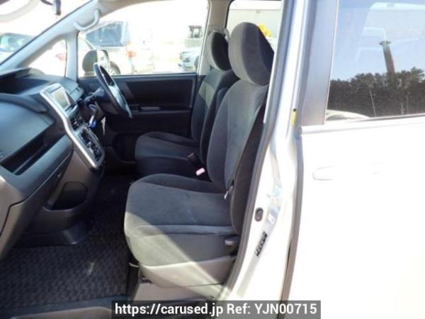 Used 2010 AT toyota noah ZRR70G Image[13]