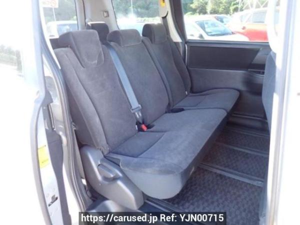 Used 2010 AT toyota noah ZRR70G Image[14]