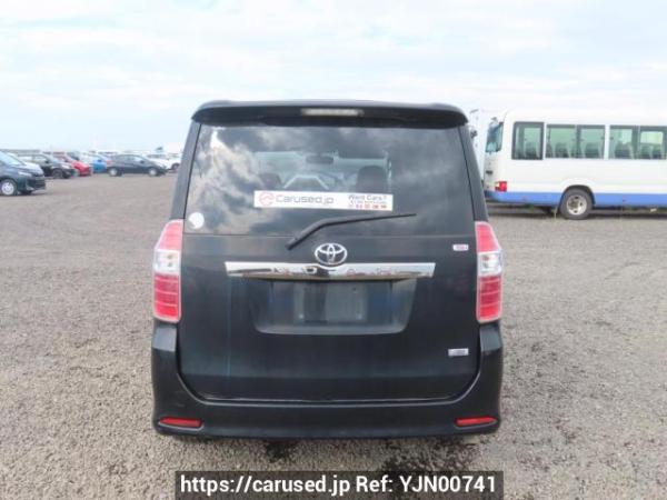 Used 2009 AT toyota noah ZRR70W Image[5]