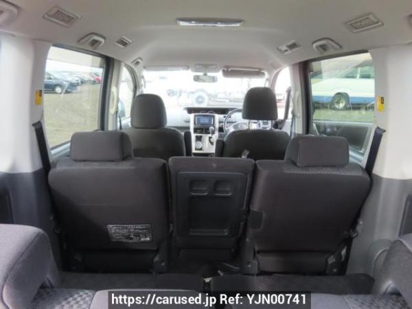 Used 2009 AT toyota noah ZRR70W Image[9]