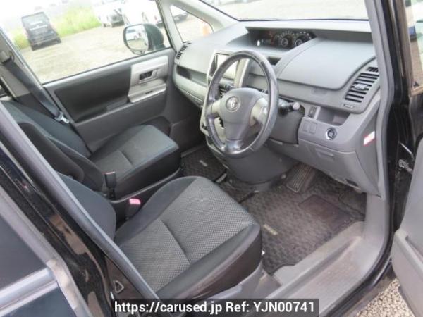 Used 2009 AT toyota noah ZRR70W Image[13]