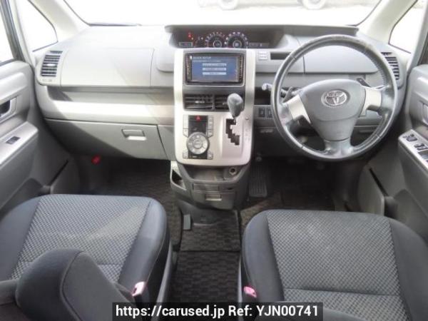 Used 2009 AT toyota noah ZRR70W Image[23]