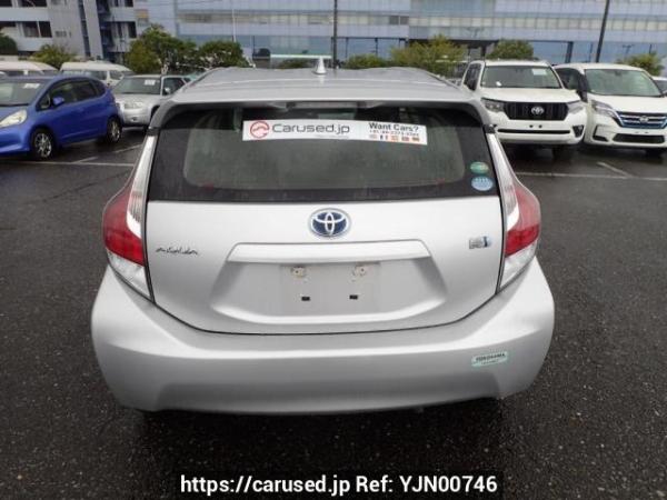 Used 2017 AT toyota aqua NHP10 Image[5]