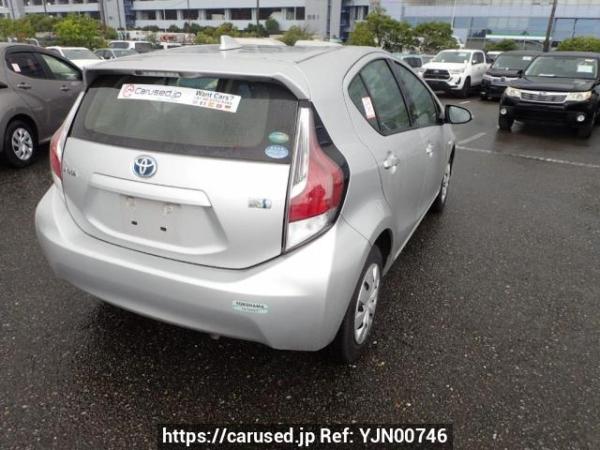 Used 2017 AT toyota aqua NHP10 Image[6]